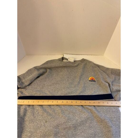 NBC Experience "Today" sweatshirt Xl gray Cotton Blend Rainbow Logo - Picture 7 of 8
